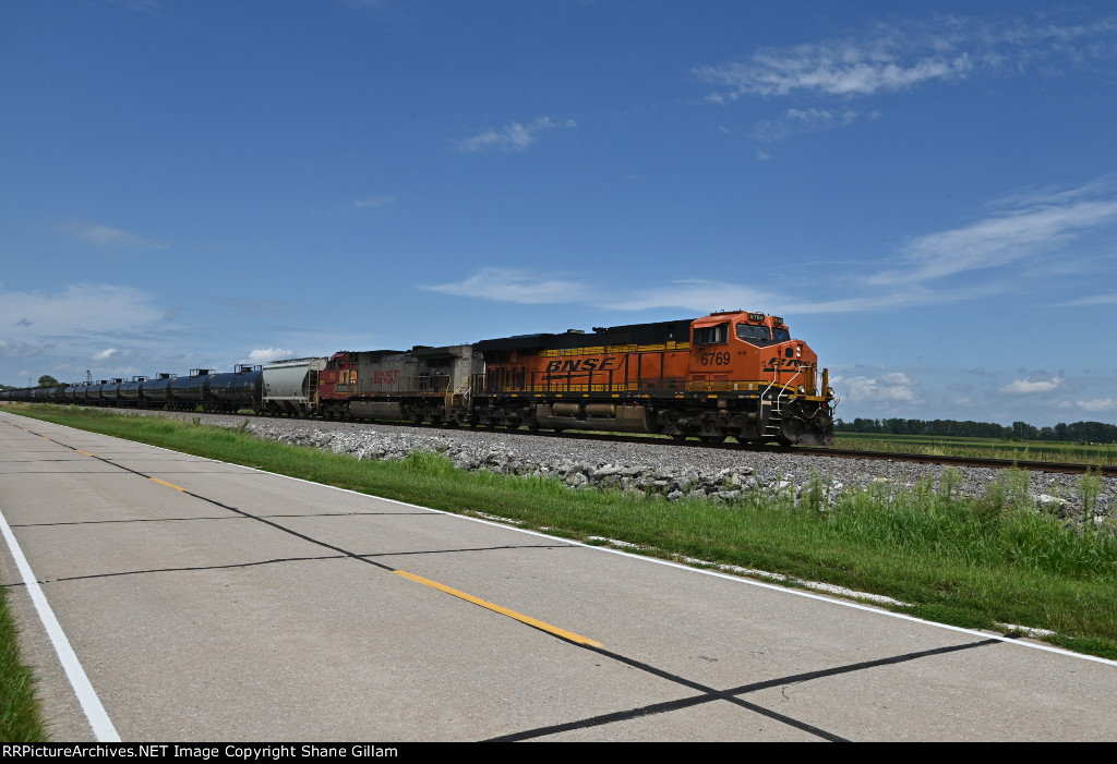 BNSF 6769